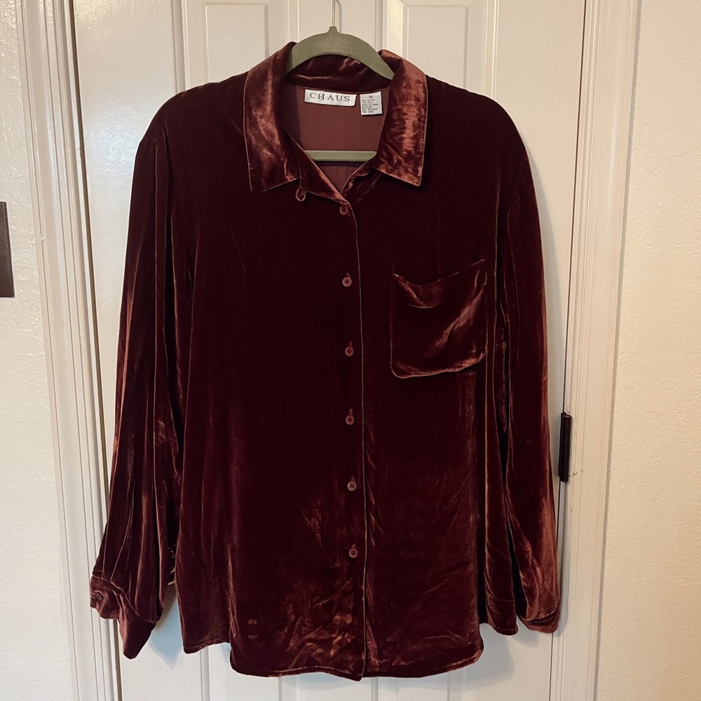 Vintage Chaus velvet button down long sleeve top